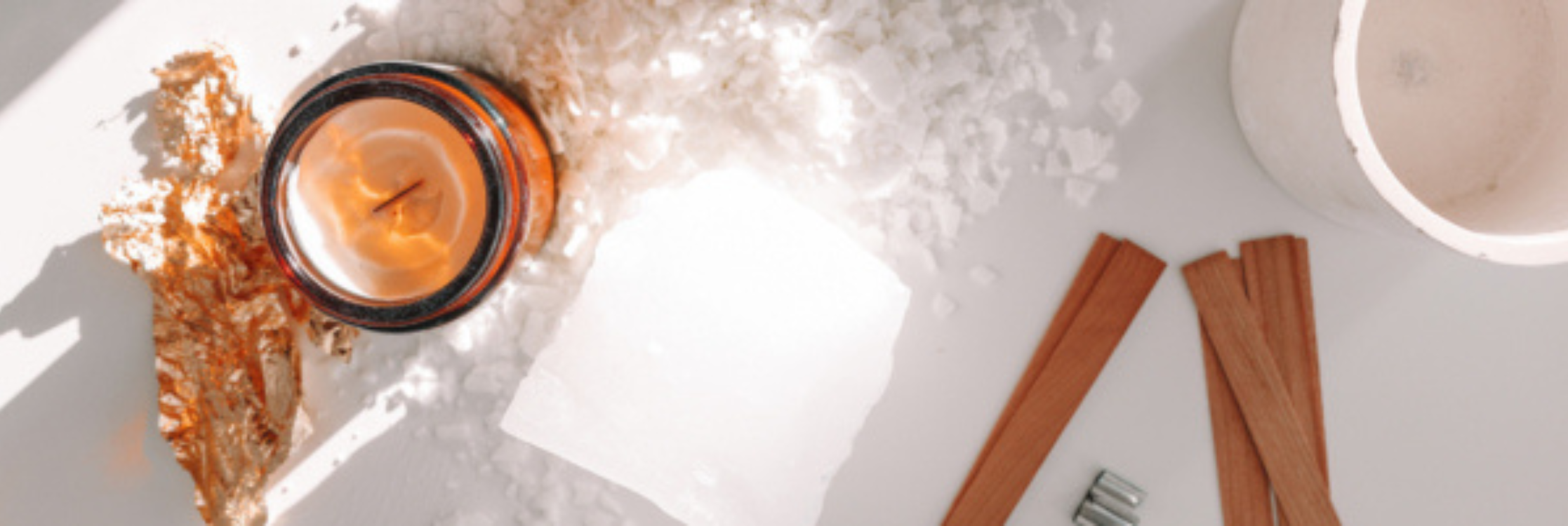 Les essentiels pour fabriquer tes bougies et illuminer ton année 2025 !