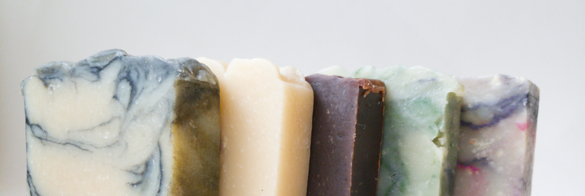 Savon-DIY-5-tutos-simples-et-inratables-pour-tes-débuts