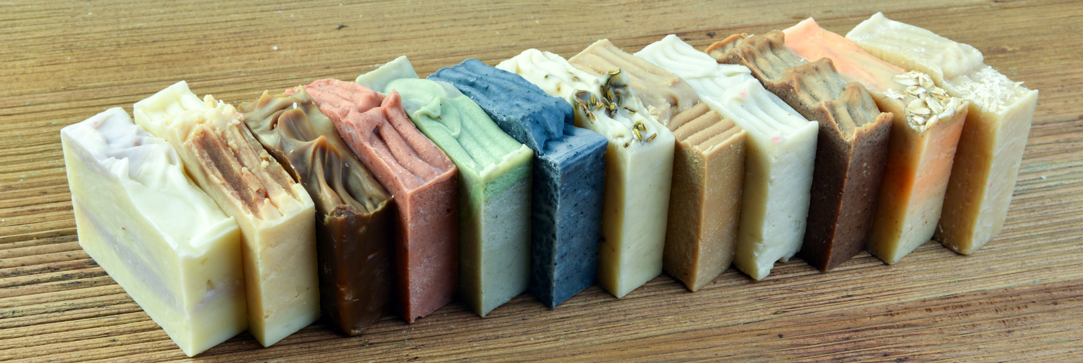 Savon-DIY-Le-guide-complet-pour-débuter-la-saponification-à-froid-sans-se-prendre-la-tête-_