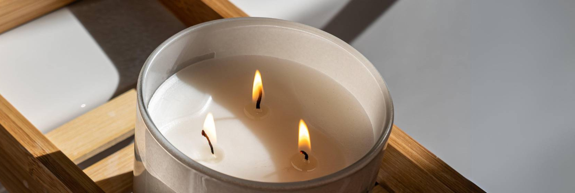 comment-faire-des-bougies-multi-meches-double-ou-triple-le-guide-smellingood