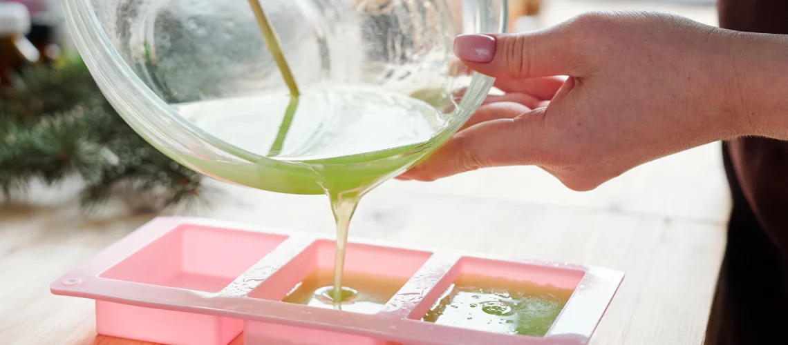nettoyer ses moules en silicone