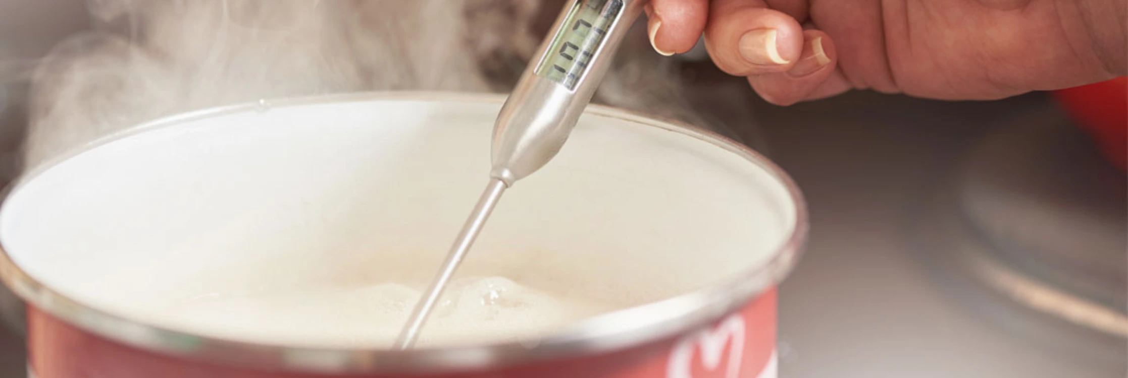 températures-idéales-pour-réussir-tes-bougies-fonte-ajout-de-fragrance-et-coulage